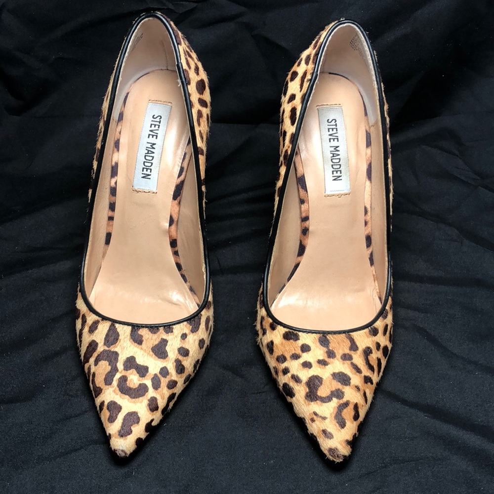 Steve Madden Daisie Leopard print pumps GUC